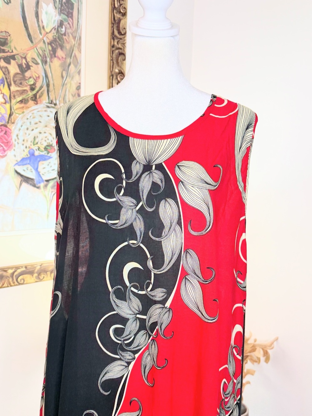 NWT Women’s Maxi Dress M/L Red Black Sleeveless Boho Resort Cruise Art Print - Picture 2 of 10